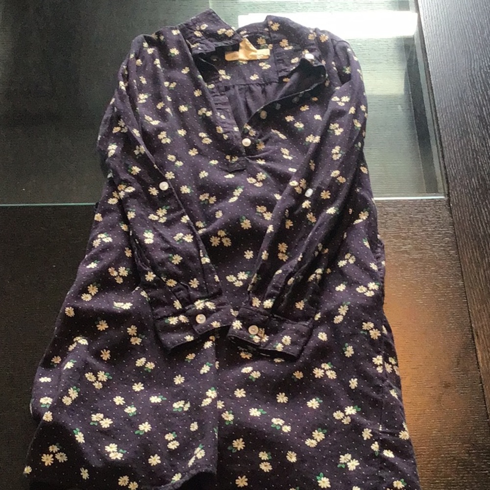 Girls dress.